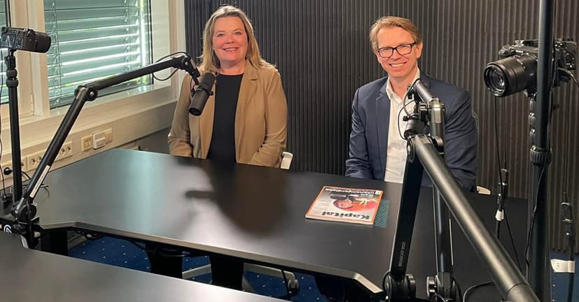 Leif A. Jensen og Trine Larsen i studio